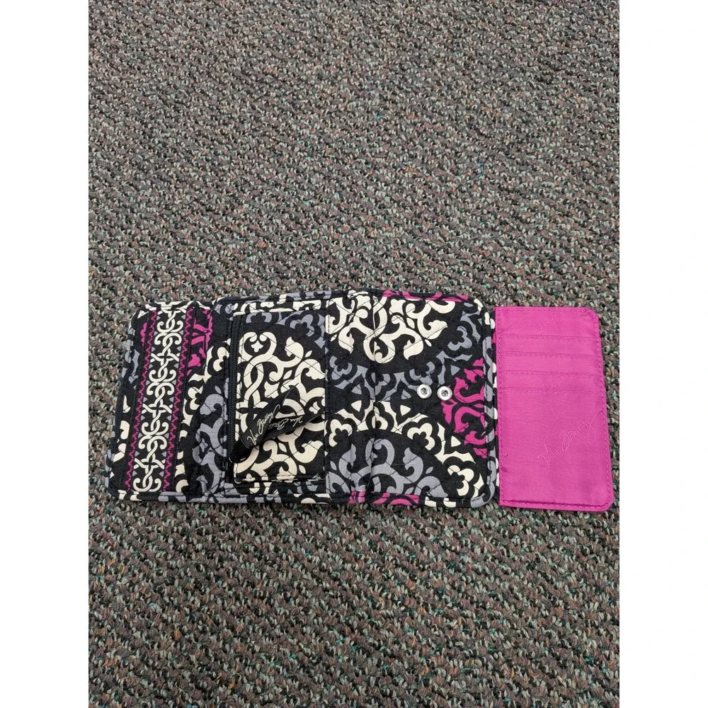 Vera Bradley Trifold Wallet Black Grey Pink Damask Quilted Cotton Snap Closure